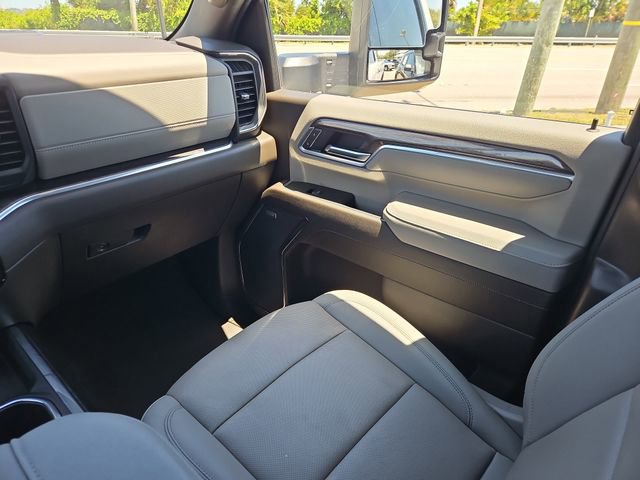 Used 2025 Chevrolet Silverado 2500 LTZ w/ LTZ Premium Package AWD/4WD image 8