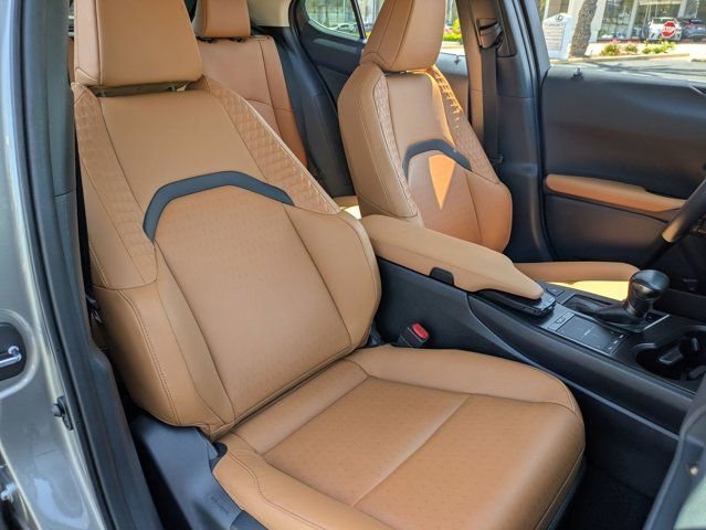 Used 2022 Lexus UX 200 w/ Accessory Package (Z1) FWD image 28