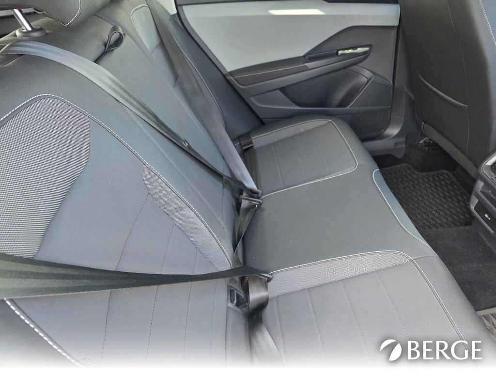 Used 2024 Volkswagen Taos SE FWD image 28