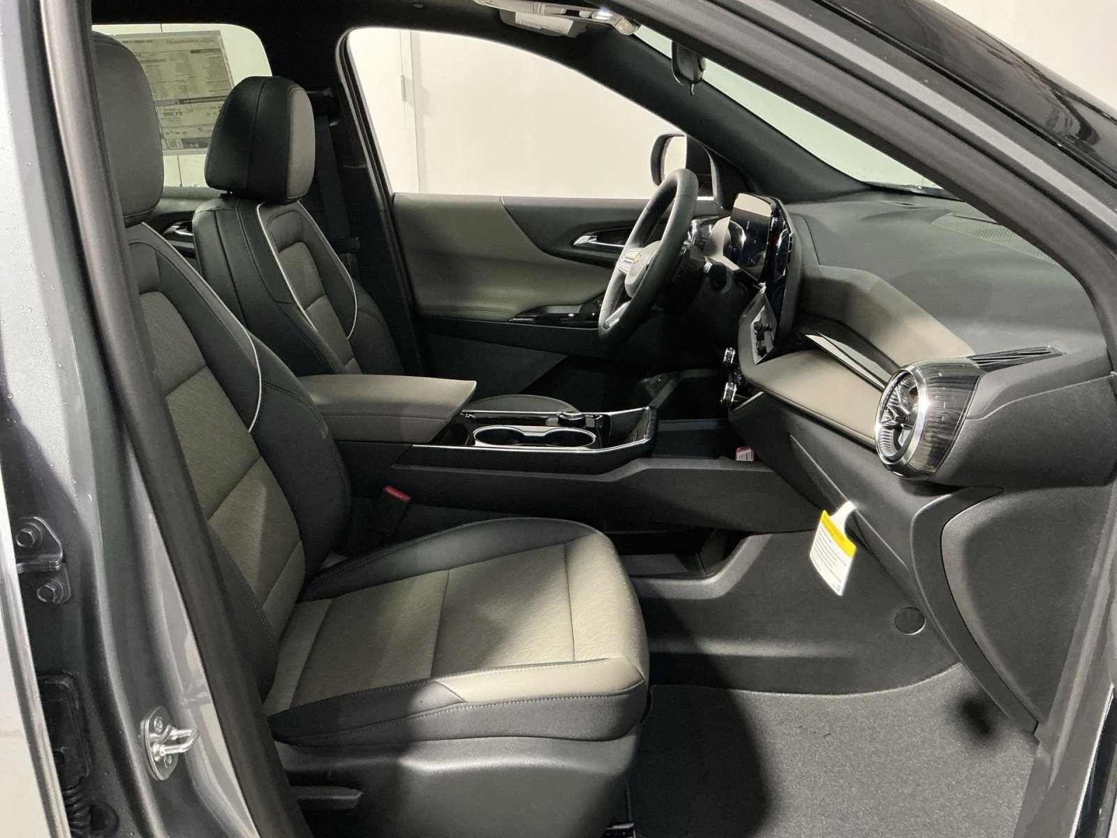 New 2026 Chevrolet Equinox LT w/ Convenience Package II image 34