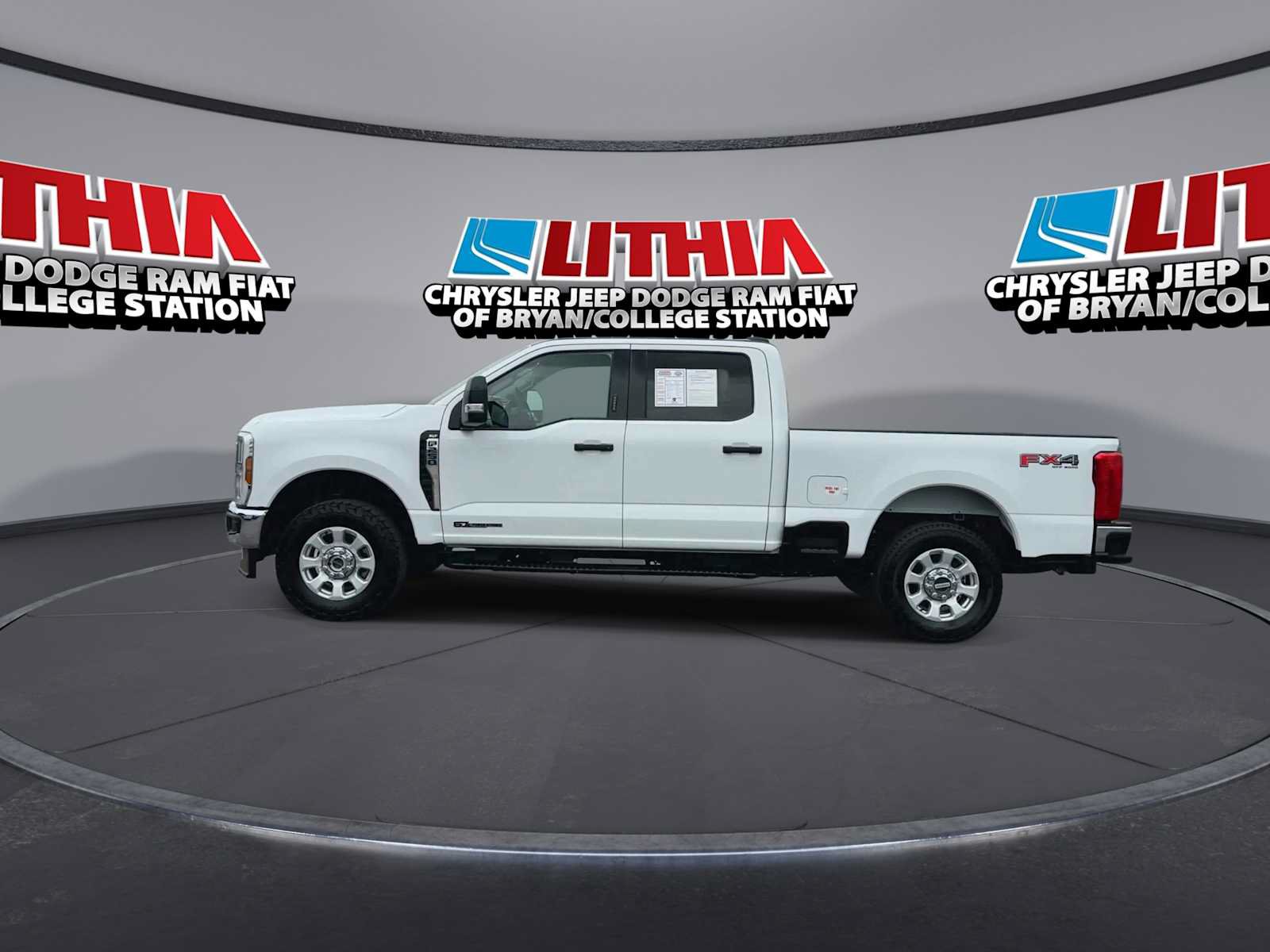Used 2024 Ford F250 XLT w/ FX4 Off-Road Package AWD/4WD image 5