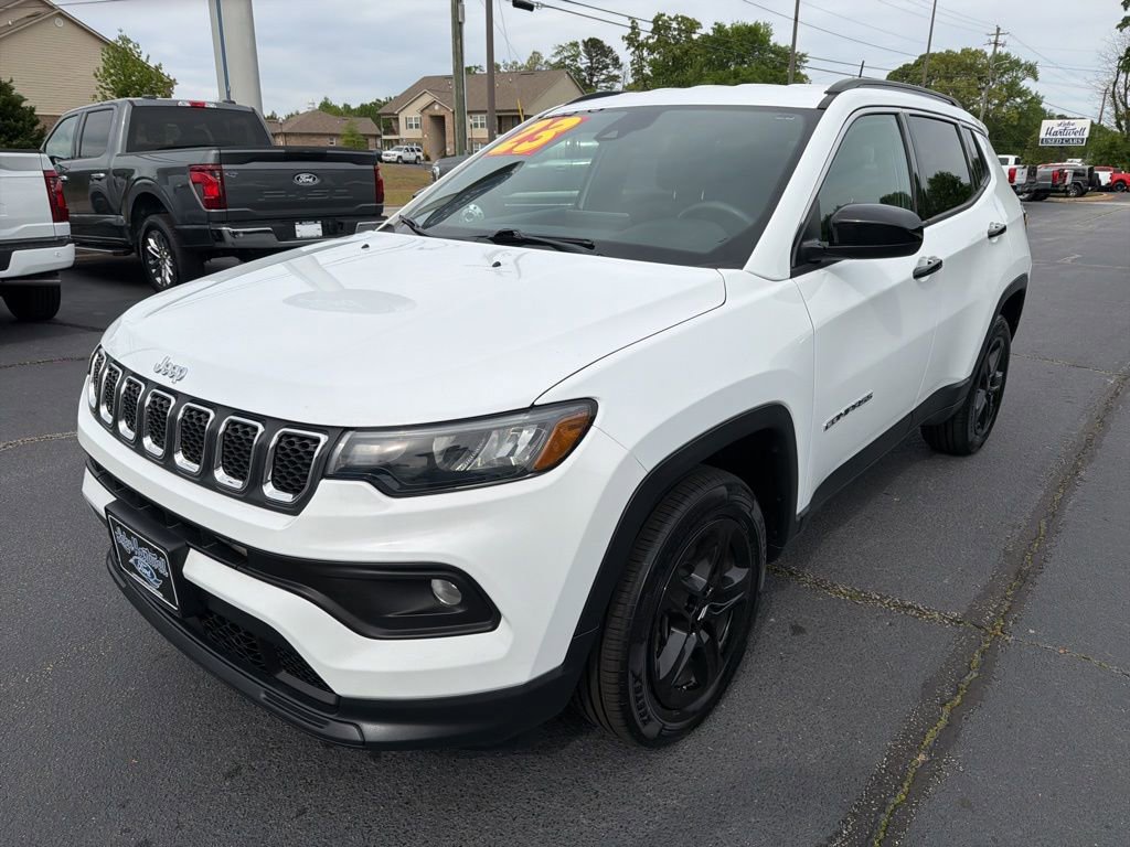Used 2023 Jeep Compass Latitude image 21