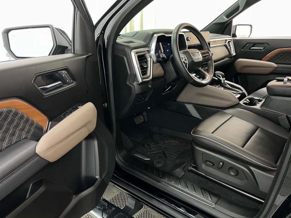 Used 2025 GMC Canyon Denali image 27
