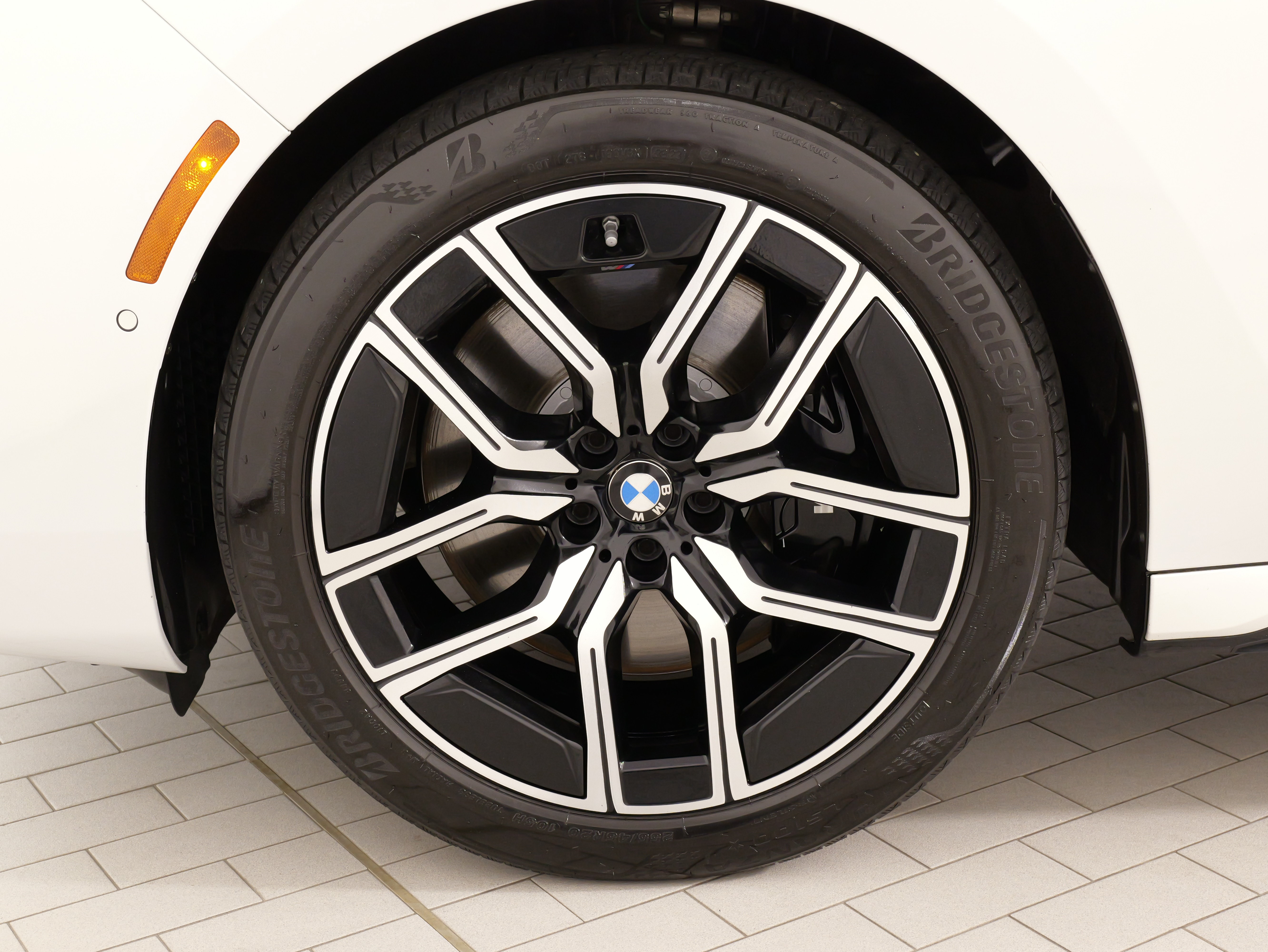 Used 2024 BMW 740i xDrive w/ Premium Package AWD/4WD image 53