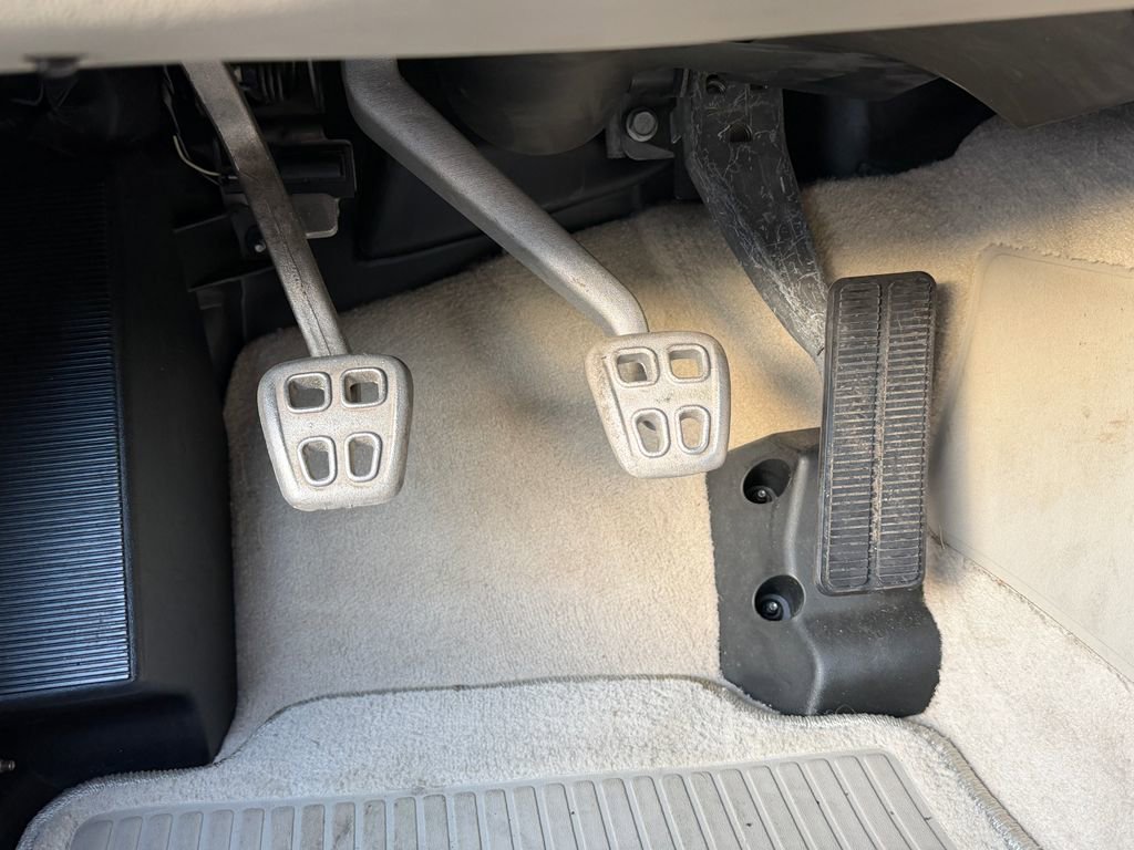 Used 2003 Chevrolet Corvette Convertible w/ Preferred Equipment Group1 image 19