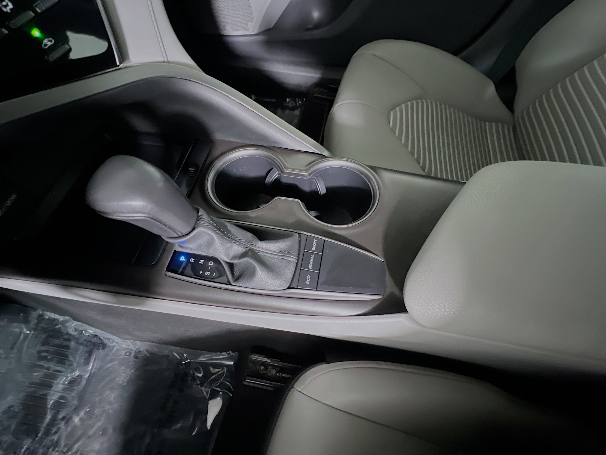 Used 2024 Toyota Camry SE image 24