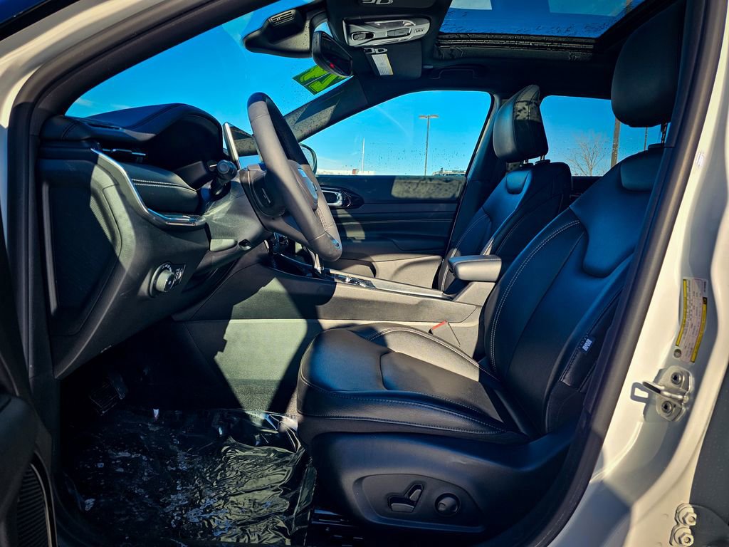 Certified 2024 Jeep Compass Limited w/ High Altitude Package image 12