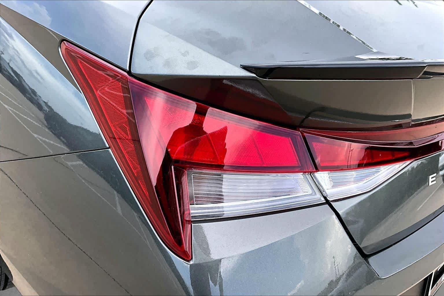 Used 2025 Hyundai Elantra Sport FWD image 27