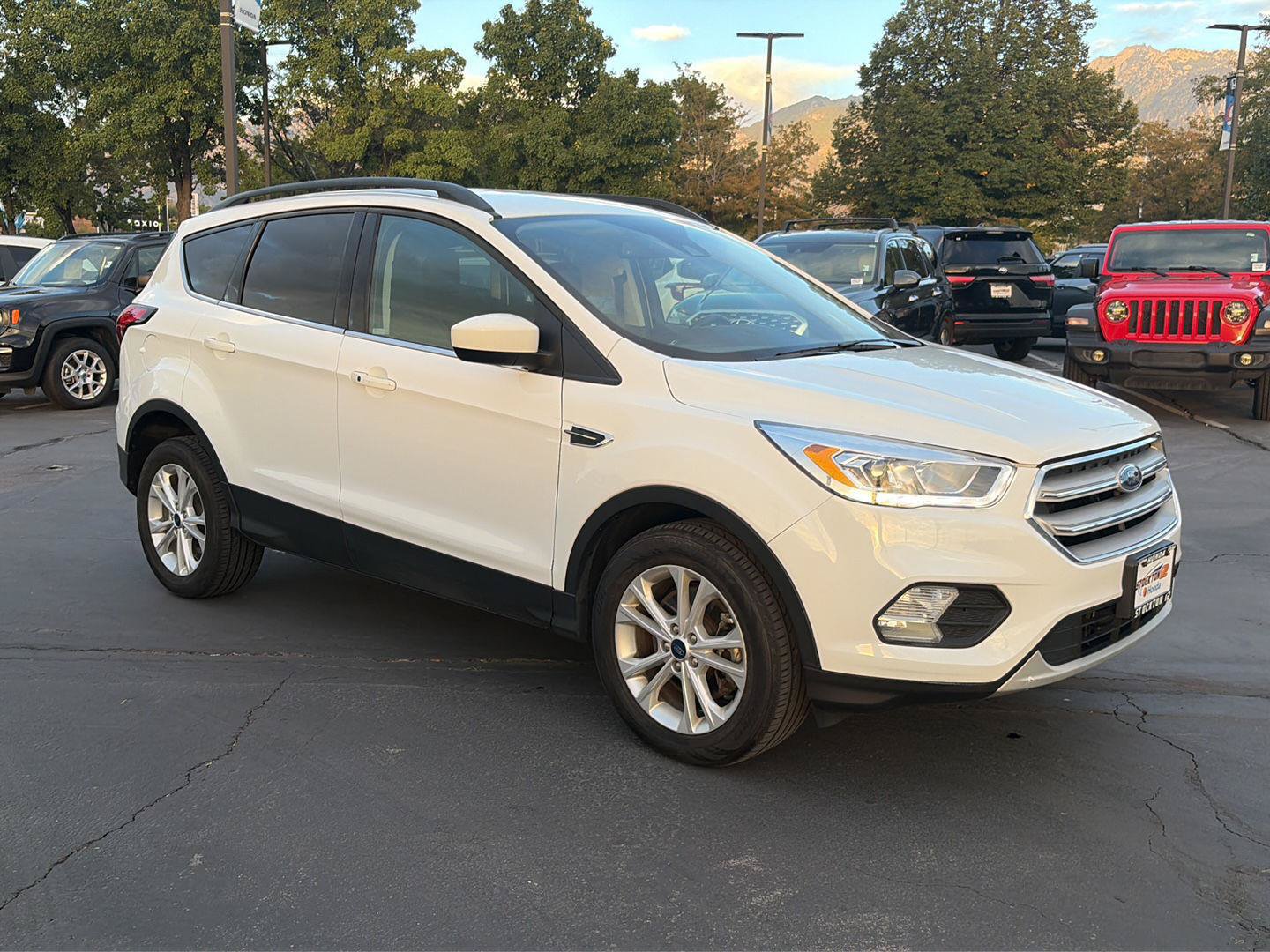 Used 2019 Ford Escape SEL AWD/4WD image 3