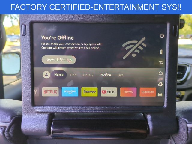 Certified 2023 Chrysler Pacifica Limited w/ Uconnect Theater Family Group FWD image 31