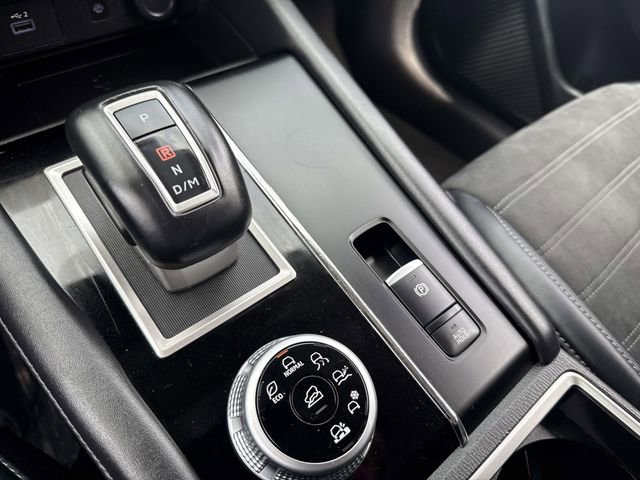 Used 2024 Mitsubishi Outlander SE Black Edition image 29