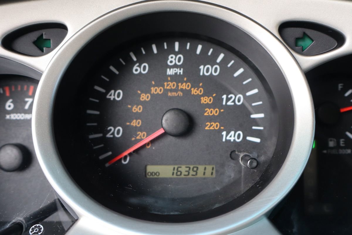 Used 2005 Toyota Highlander 2WD V6 w/ 3rd Row image 43