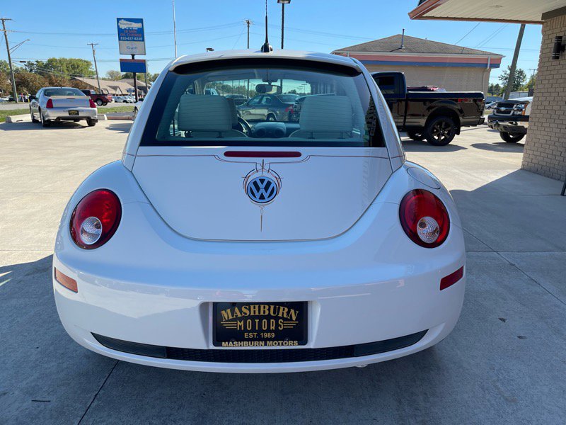 Used 2008 Volkswagen Beetle S image 12