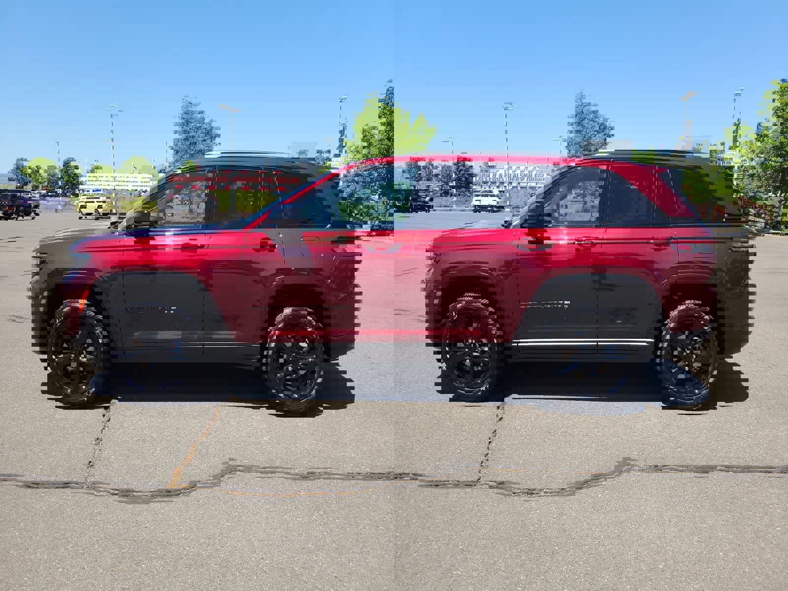 New 2025 Jeep Grand Cherokee Altitude w/ Trailer Tow Package image 11
