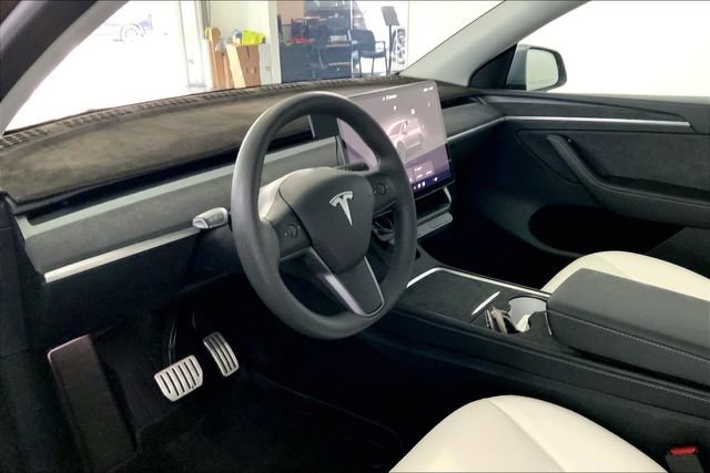 Used 2025 Tesla Model Y Performance AWD/4WD image 7