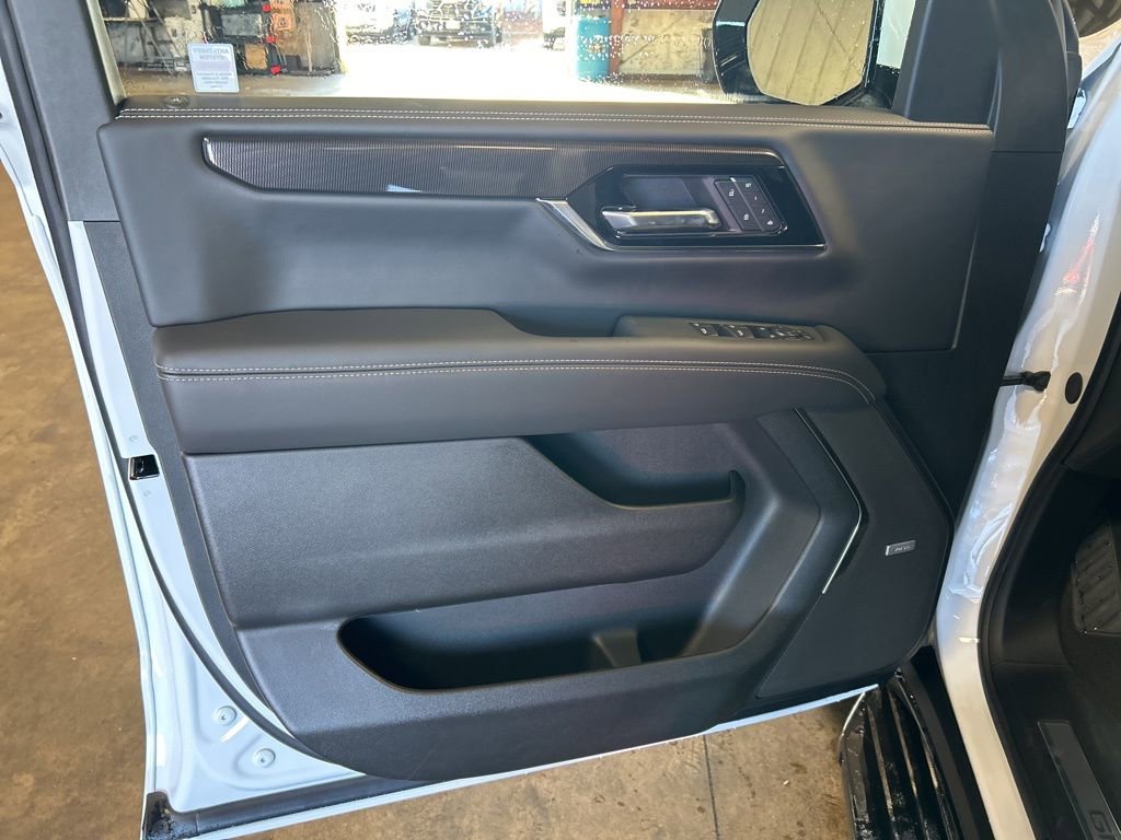 New 2026 GMC Yukon Elevation image 9