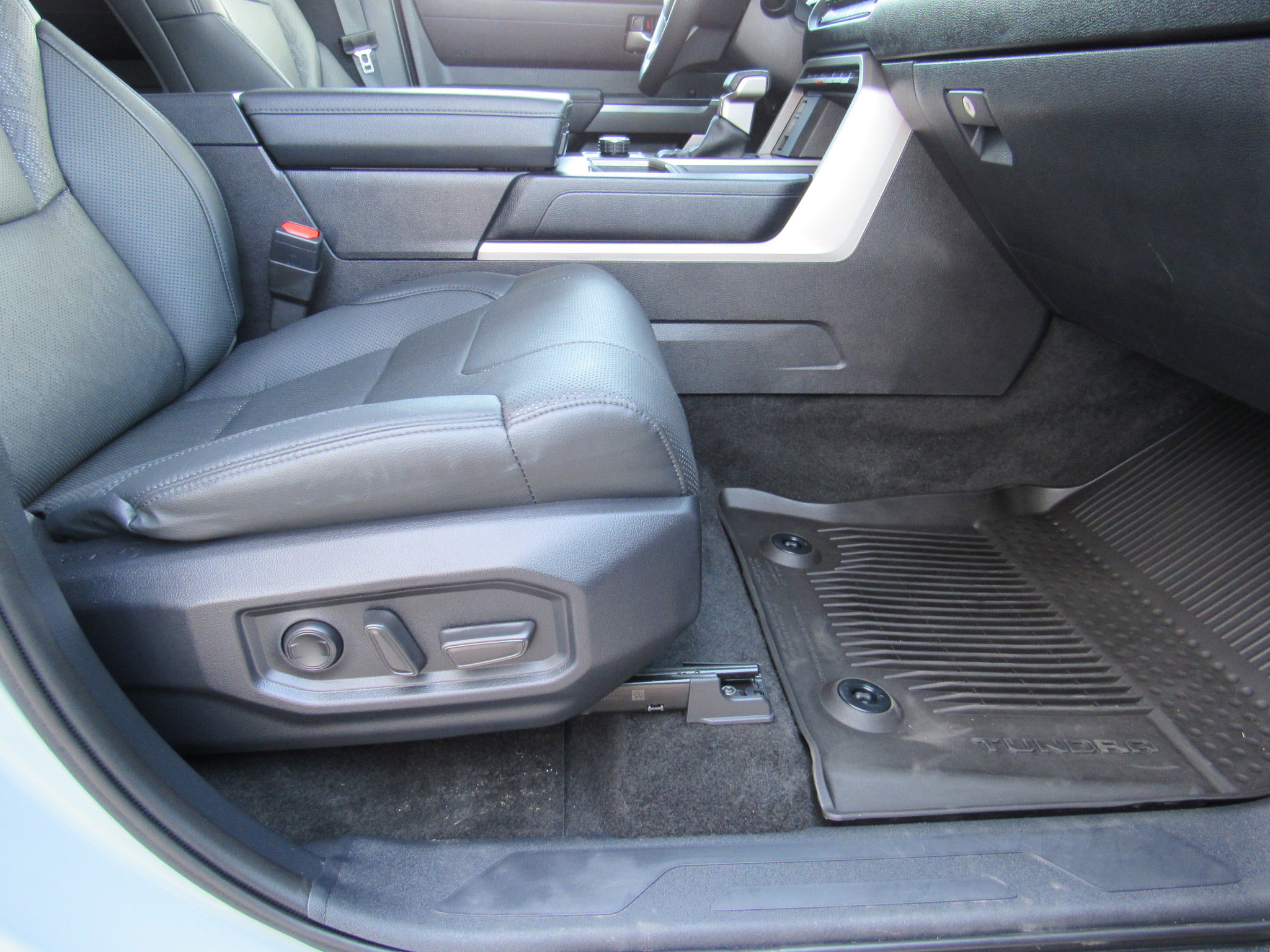Used 2024 Toyota Tundra SR5 w/ SR5 Premium Package AWD/4WD image 34