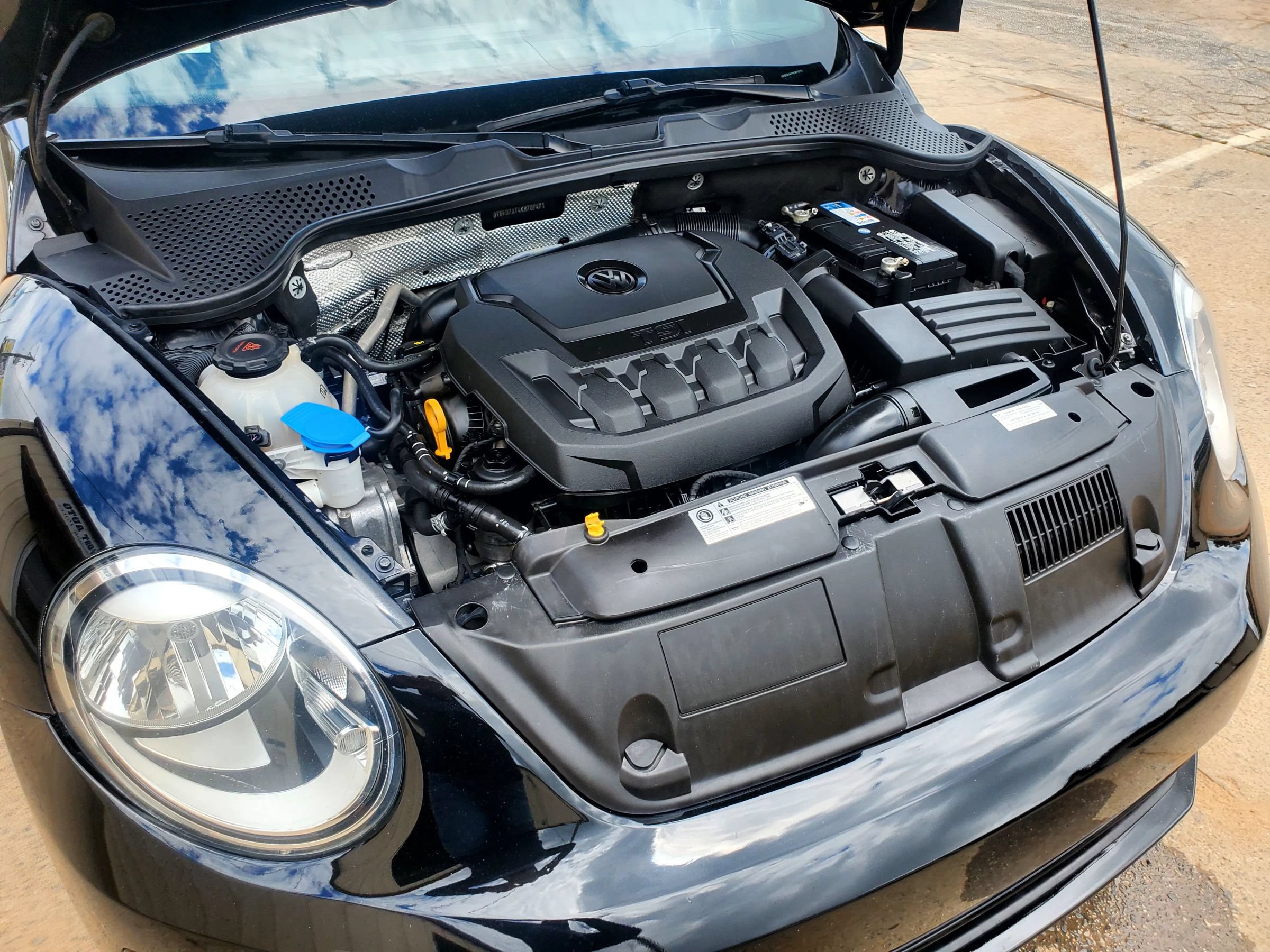Used 2019 Volkswagen Beetle 2.0T S FWD image 42