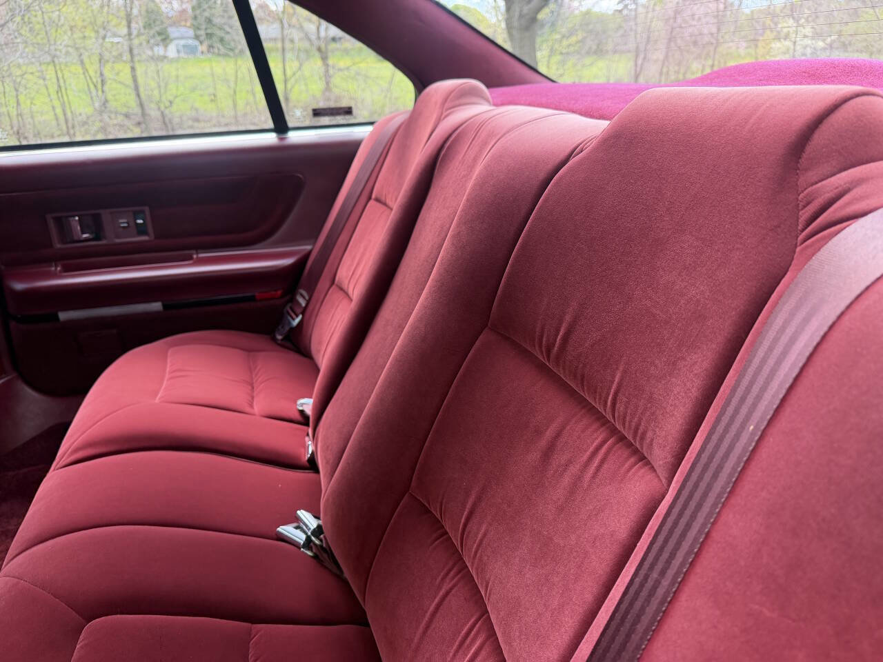 Used 1992 Oldsmobile 88 Royale LS FWD image 12