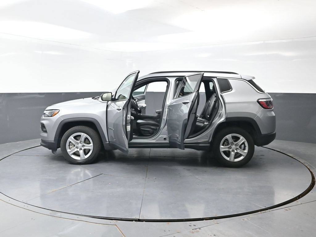 Used 2024 Jeep Compass Latitude AWD/4WD image 57