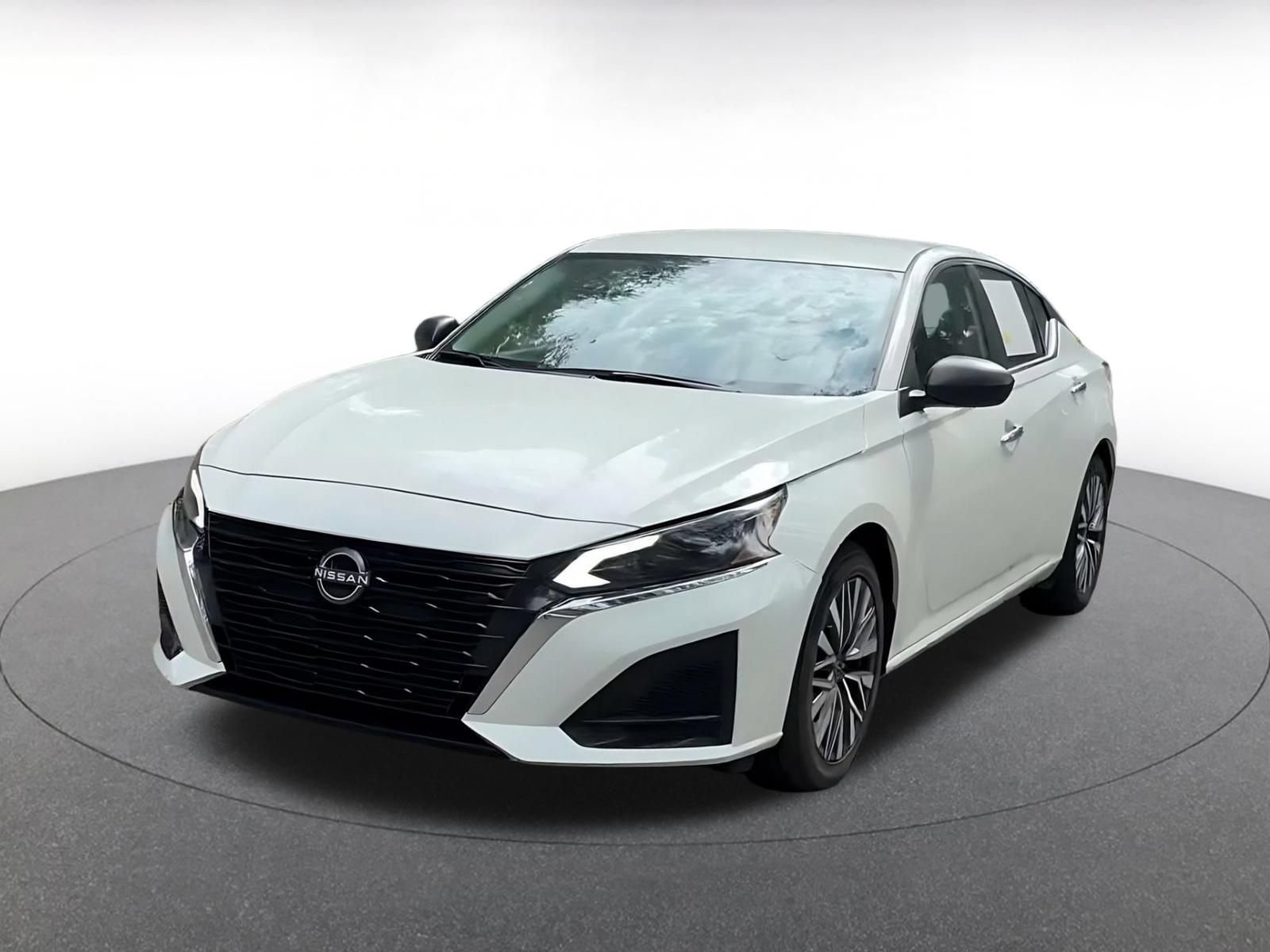 Used 2025 Nissan Altima 2.5 SV FWD image 5