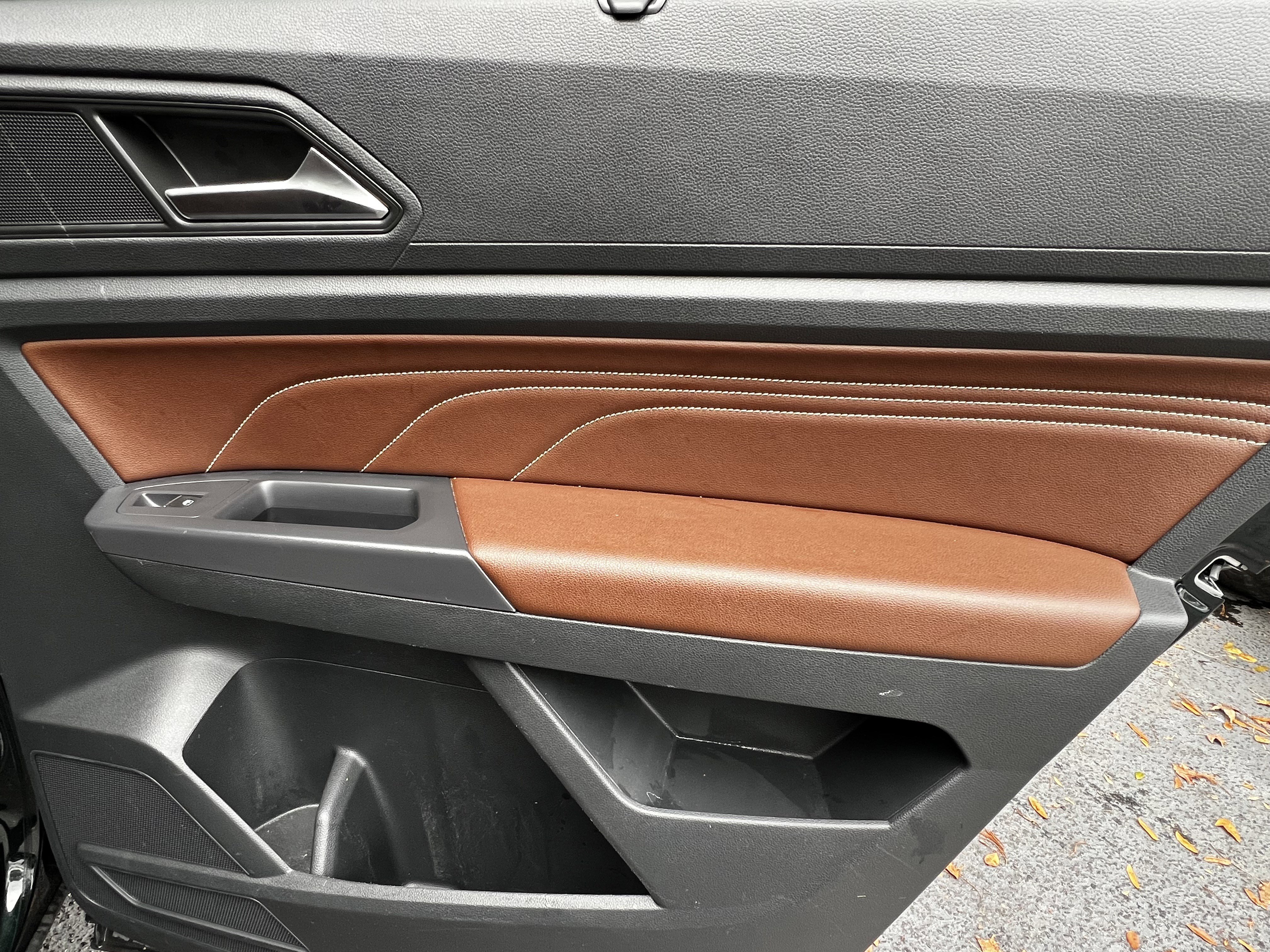 Used 2021 Volkswagen Atlas SE w/ Panoramic Sunroof Package image 38