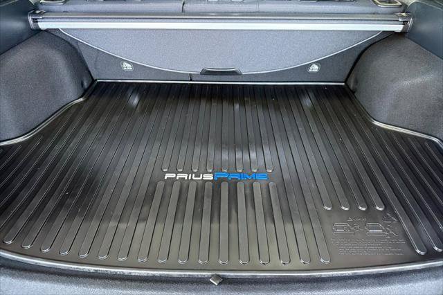 Certified 2021 Toyota Prius Prime LE FWD image 15