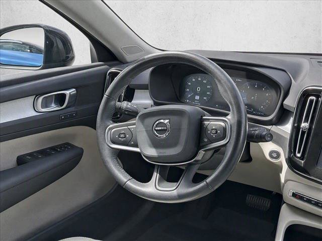 Used 2021 Volvo XC40 T5 Momentum w/ Protection Package Premier AWD/4WD image 24