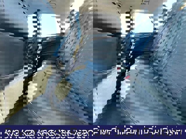 Used 2015 Ford Fusion SE w/ Equipment Group 202A image 22