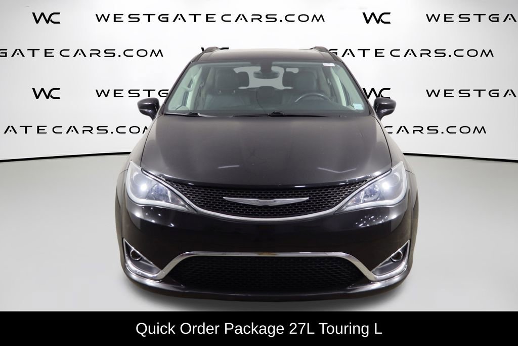 Used 2017 Chrysler Pacifica Touring-L w/ Tire & Wheel Group video 2