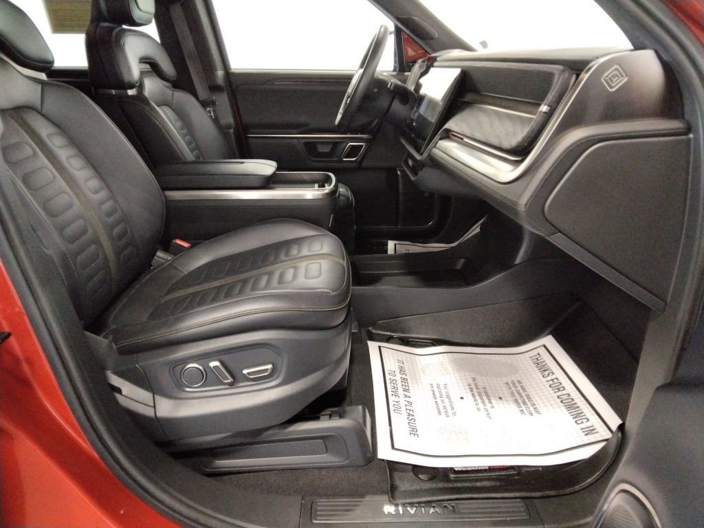Used 2023 Rivian R1S Launch Edition image 48