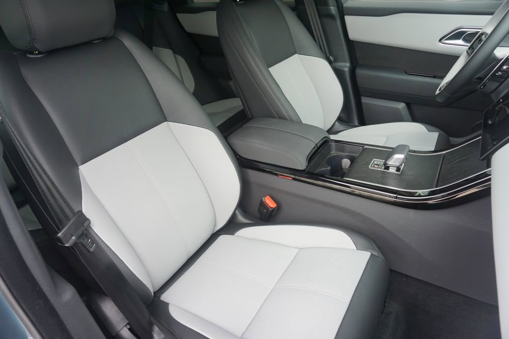 New 2026 Land Rover Range Rover Velar Dynamic SE image 24