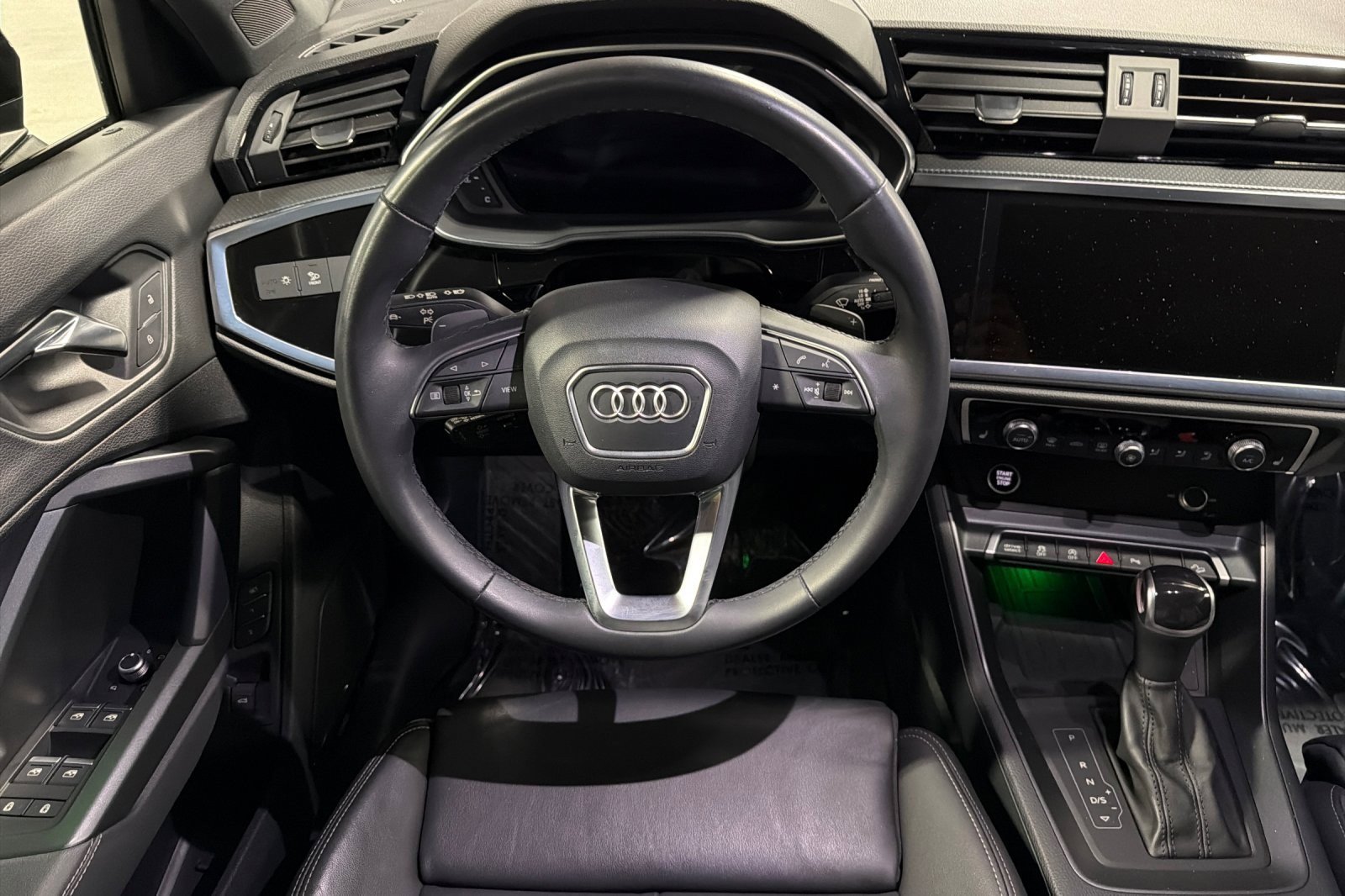 Used 2023 Audi Q3 2.0T Premium Plus w/ Premium Plus Package image 13