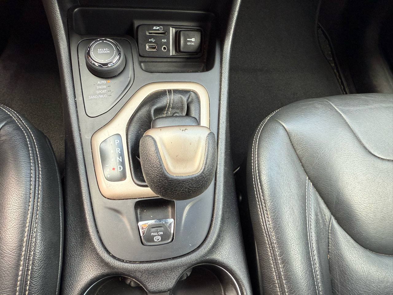 Used 2017 Jeep Cherokee Latitude w/ Safety/Convenience Group image 13