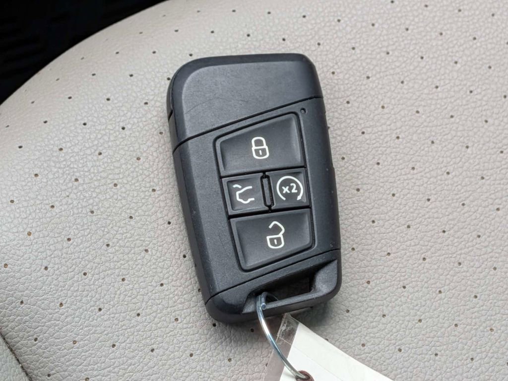 Used 2019 Volkswagen Atlas SE w/ Towing Package FWD image 34