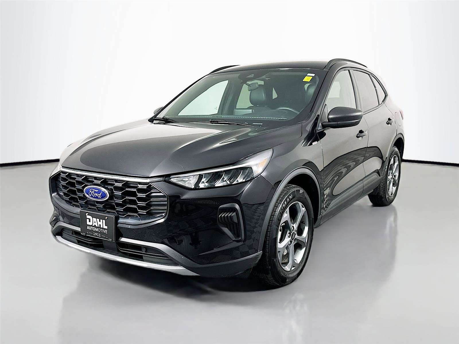 Used 2025 Ford Escape ST-Line image 3