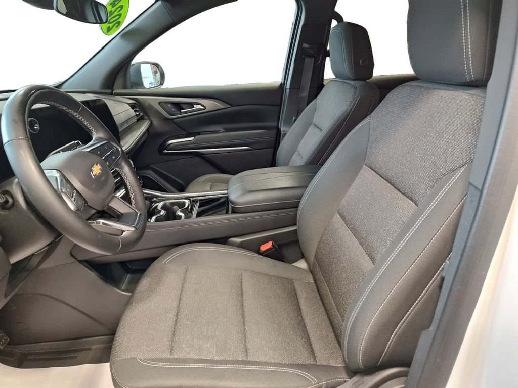Used 2024 Chevrolet Traverse LS FWD image 9