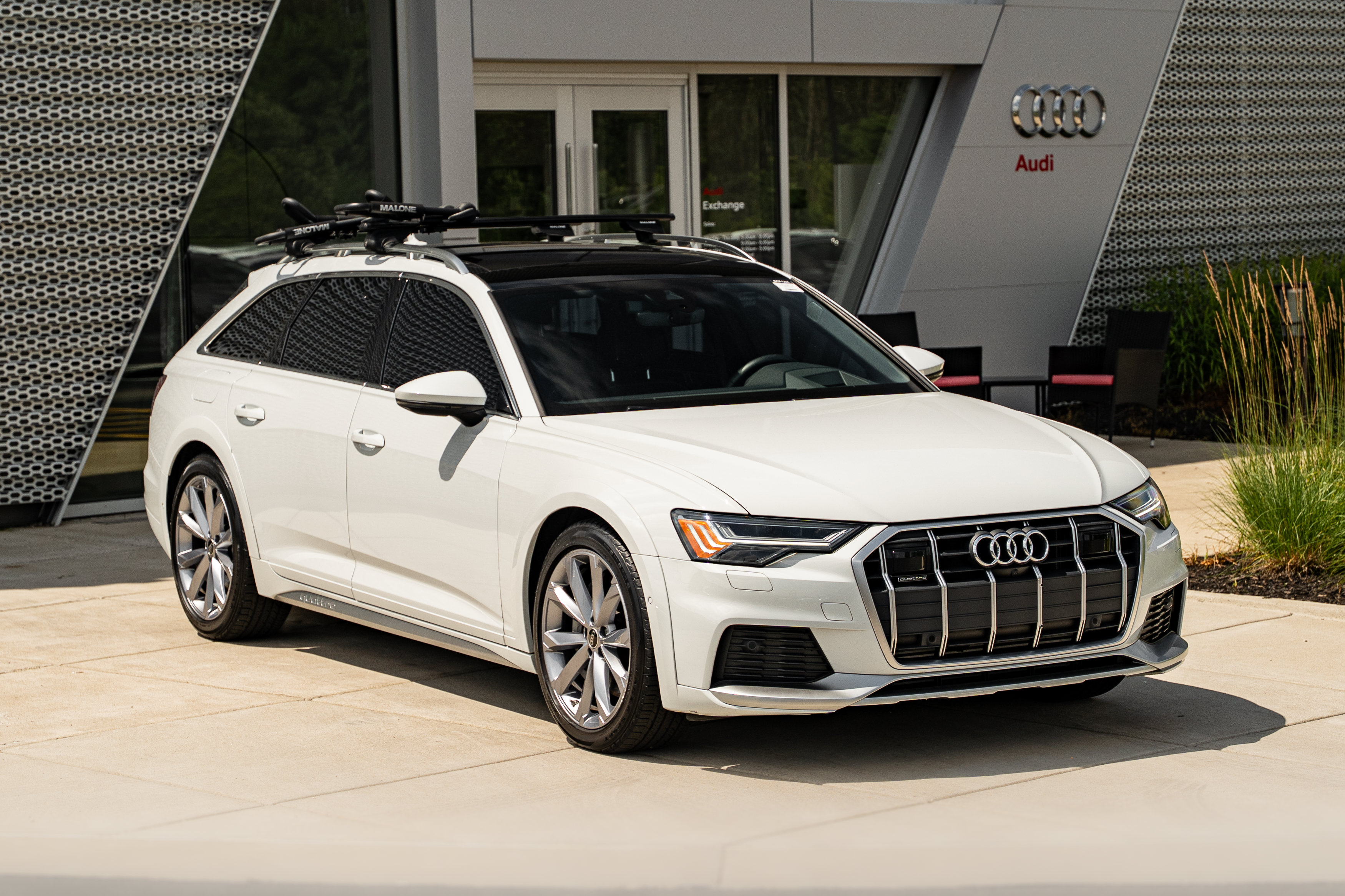 Certified 2025 Audi A6 3.0T allroad Prestige AWD/4WD image 2