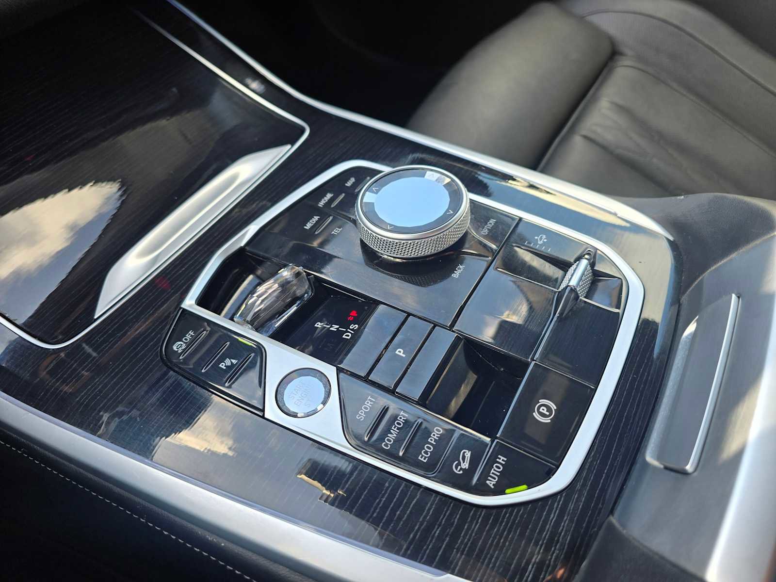 Used 2023 BMW X7 xDrive40i w/ M Sport Package image 32