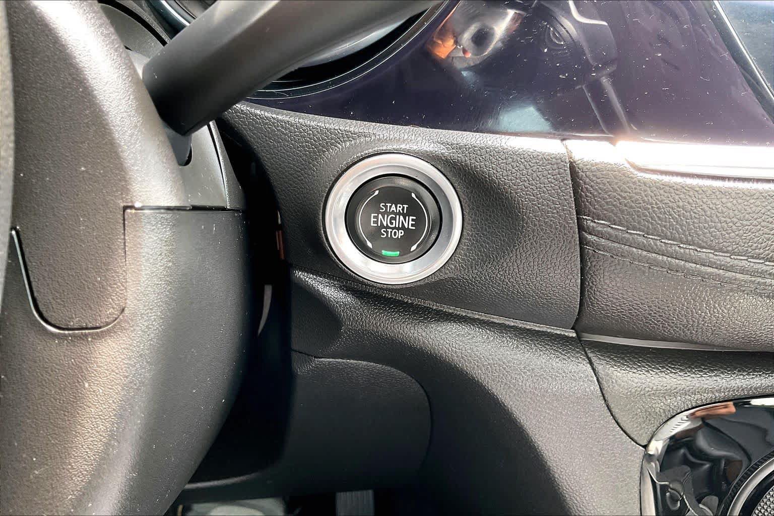 Used 2020 Buick Encore GX Essence FWD image 35