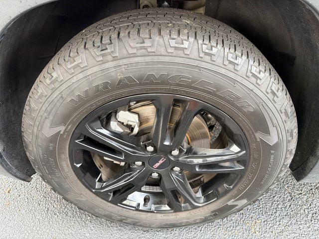 Used 2023 GMC Terrain AT4 w/ Infotainment Package II AWD/4WD image 11