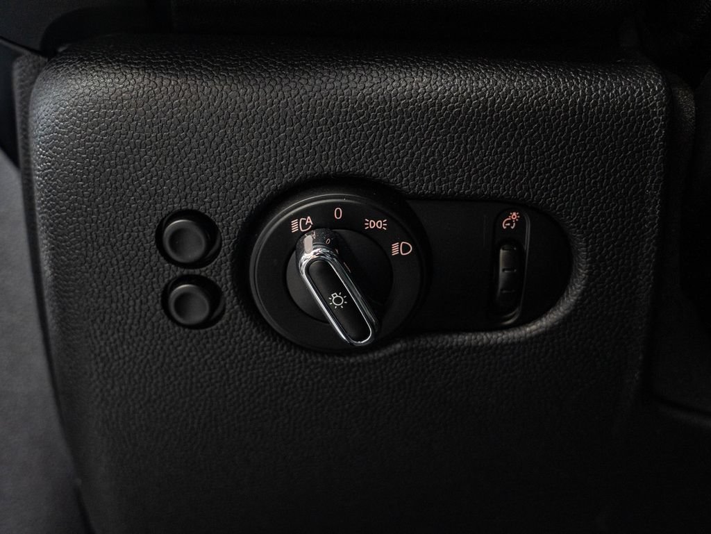 Used 2016 MINI Cooper 2-Door Hardtop FWD image 38