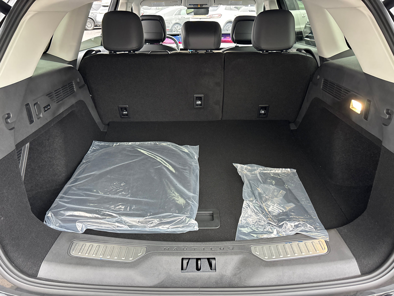 New 2026 Lincoln Nautilus Premier image 9