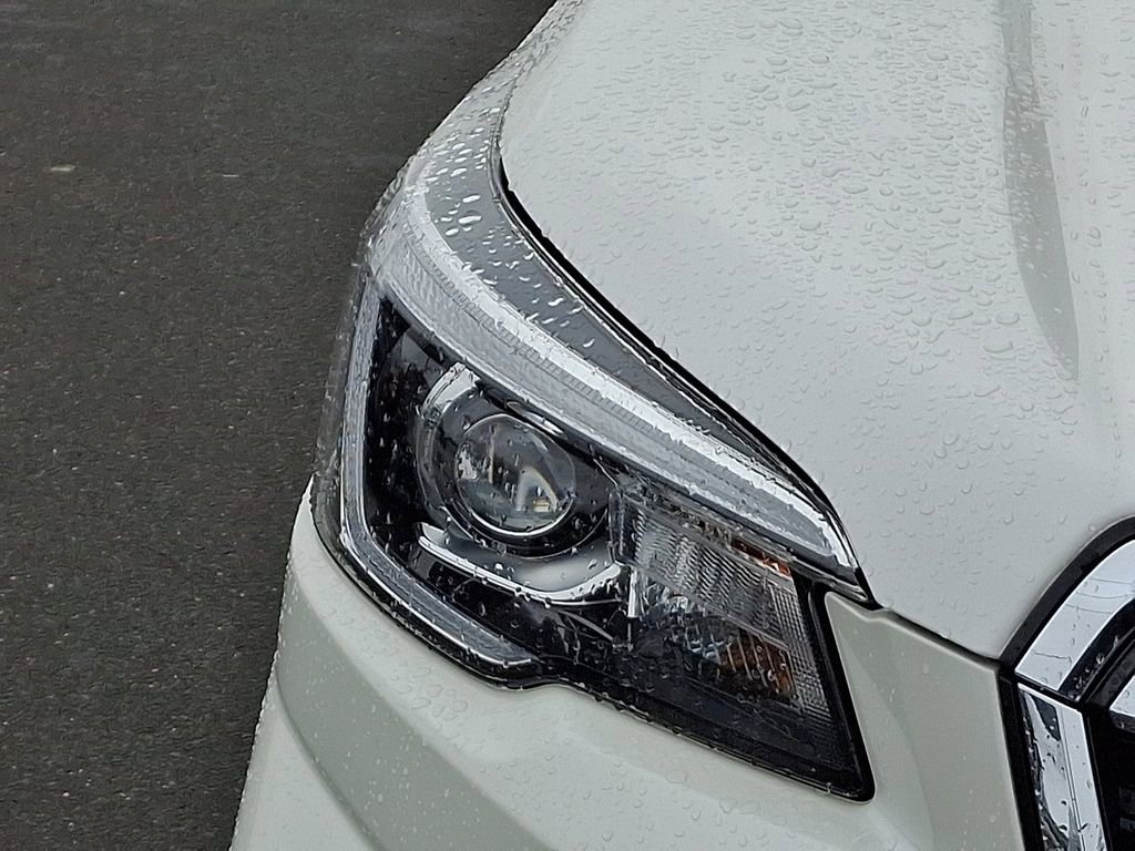 Used 2020 Subaru Forester Limited image 9