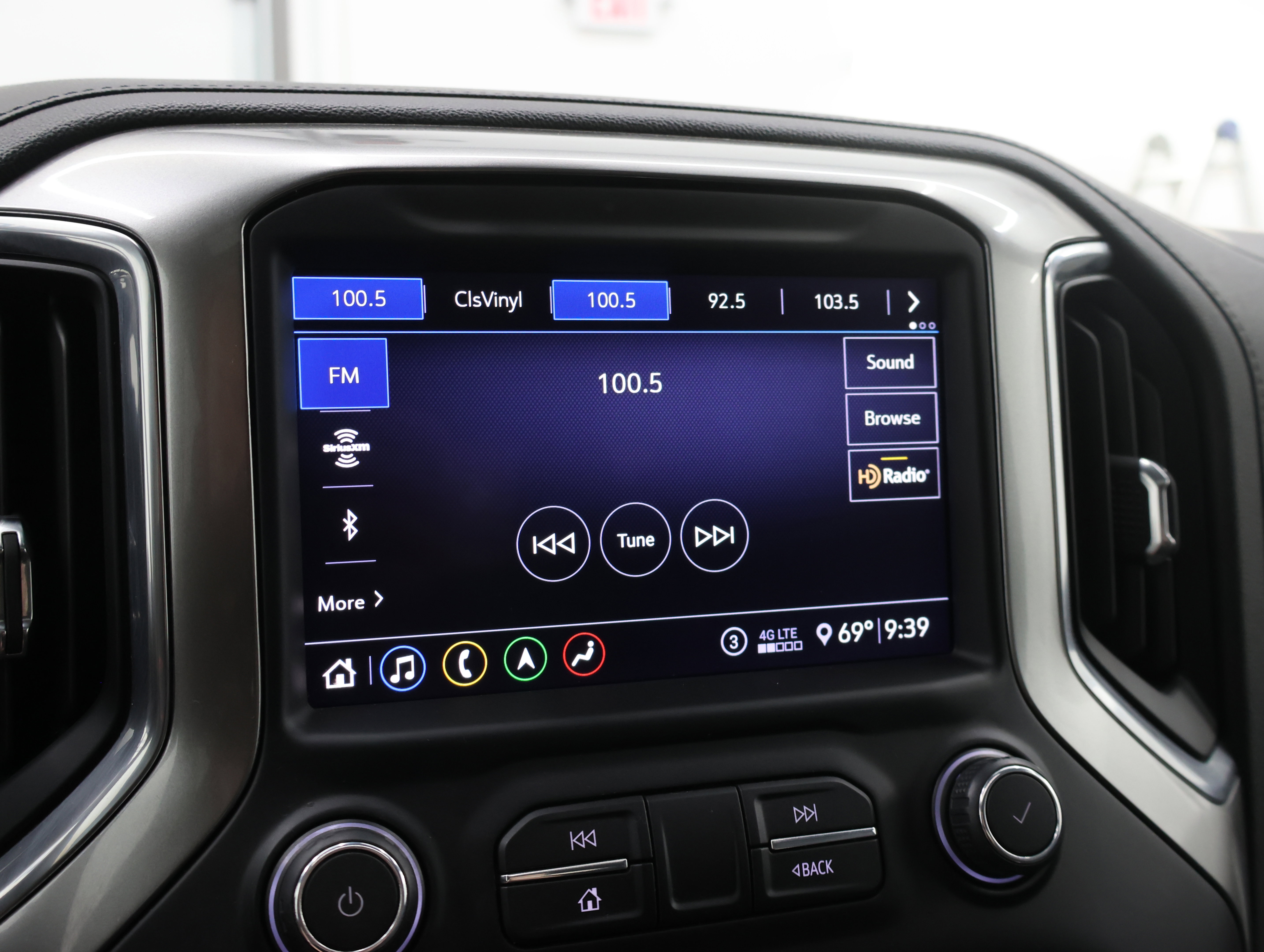Used 2020 Chevrolet Silverado 2500 LTZ w/ LTZ Premium Package AWD/4WD image 60