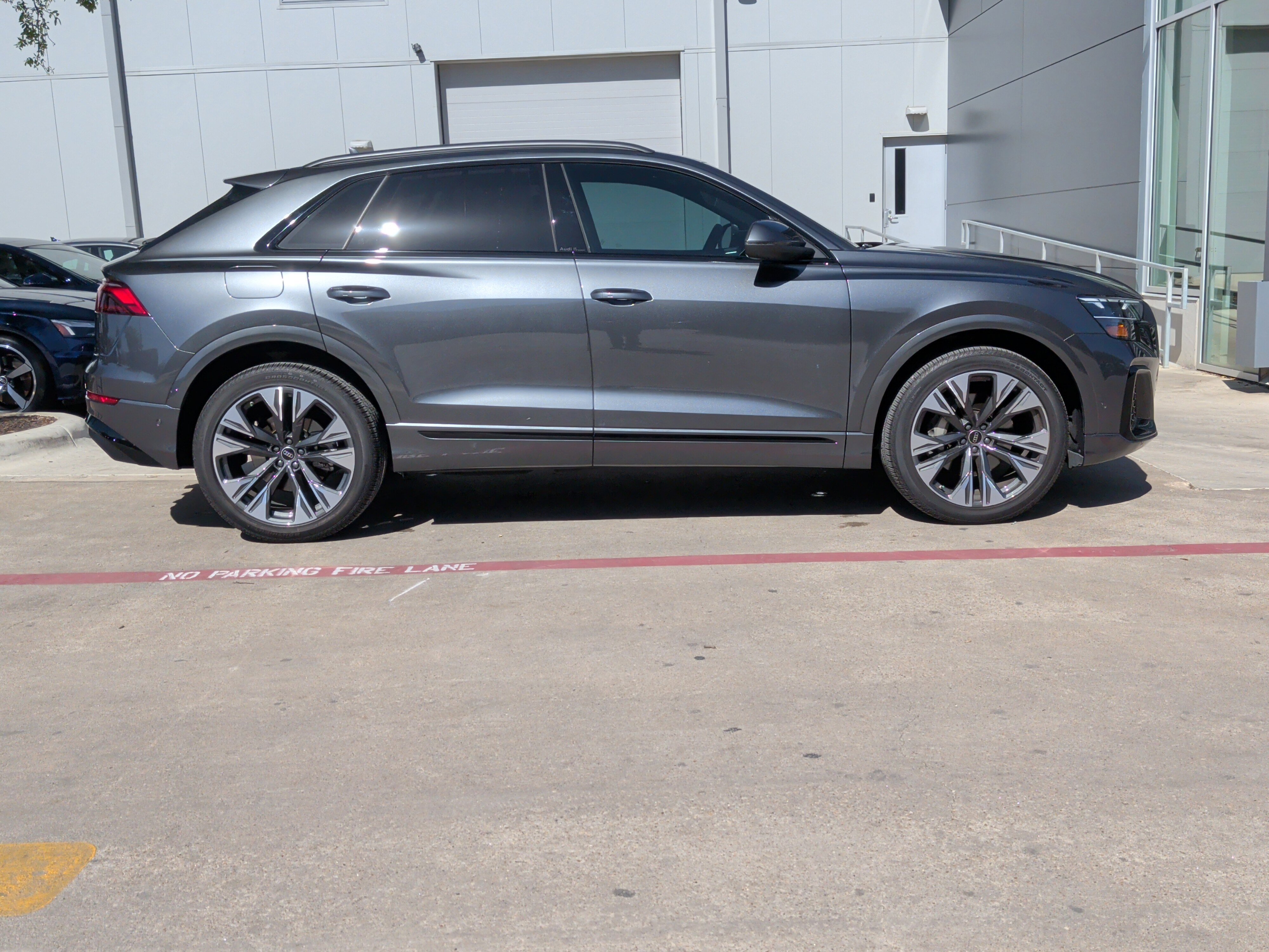 Used 2024 Audi Q8 Premium Plus w/ Premium Plus Package image 11