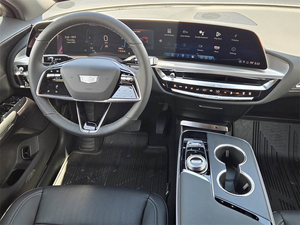 New 2025 Cadillac Lyriq Luxury image 28