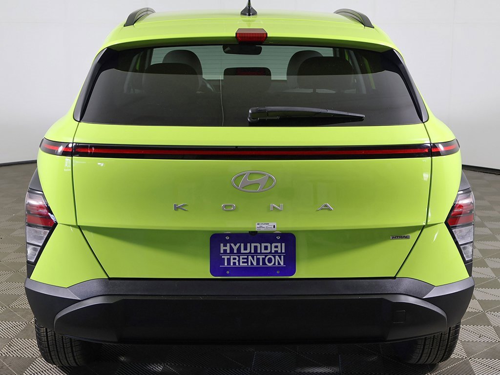 Used 2025 Hyundai Kona SEL image 12