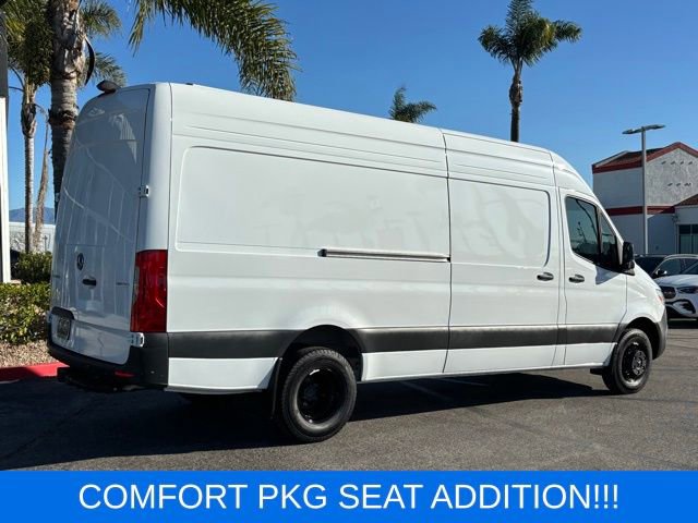 Used 2025 Mercedes-Benz Sprinter 3500 image 4