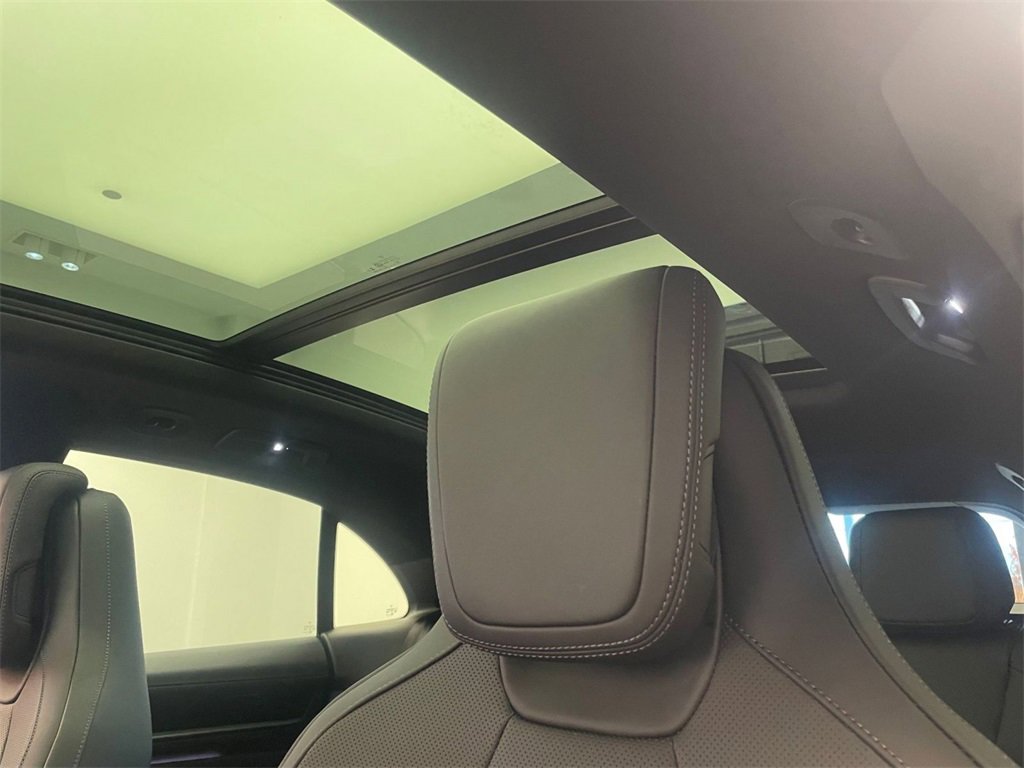 New 2025 Porsche Macan 4S Electric image 18